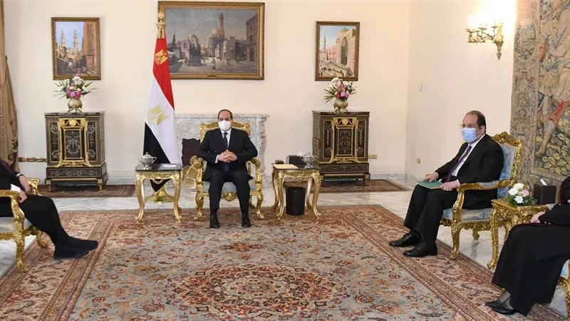 الرئيس السيسي يبحث مع رئيس غرفة تجارة الكويت تعزيز حركة التجارة والمشروعات الاستثمارية المشتركة