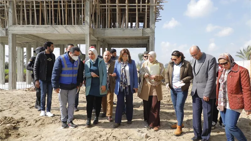 محافظ دمياط تتابع ميدانيًا مشروعات مبادرة 