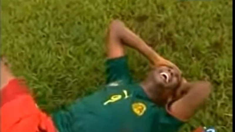 ليلة بكى فيها صامويل إيتو لاعب الكاميرون أمام مصر.. شاهد بالفيديو