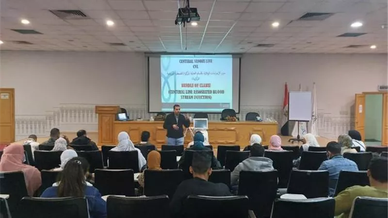 الرعاية الصحية تطلق برامج تدريبية لتنمية مهارات تمريض الرعايات المركزة بمستشفيات الأقصر