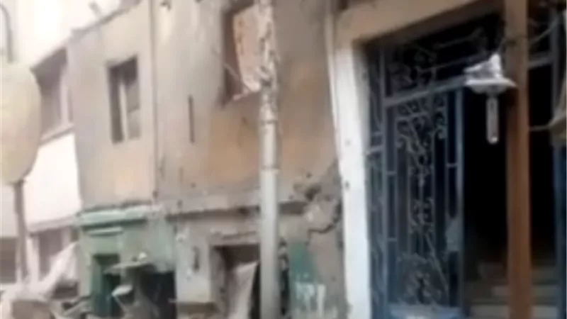 محافظة الجيزة تزيل عقاراً إنهار جزء منه بإمبابة