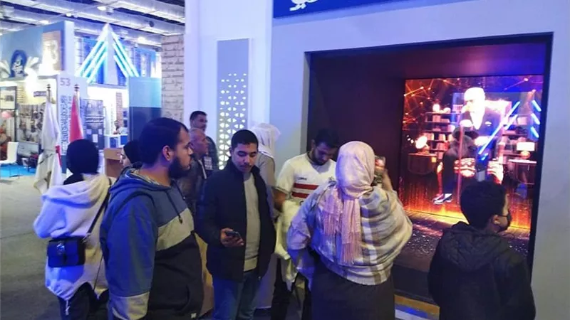 يحيى حقى يستقبل جمهور معرض الكتاب