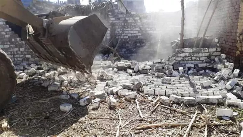 محافظ سوهاج يتابع ملف إزالة التعديات على النيل والمجاري المائية وأملاك الري بسوهاج