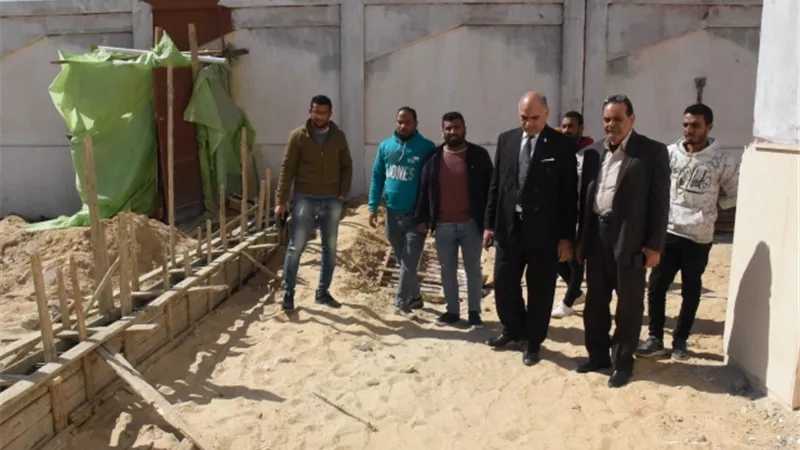 رئيس جامعة الأقصر يتابع أعمال التطوير بكليتي العلوم والتربية ويشدد على الانتهاء فى موعد التسليم