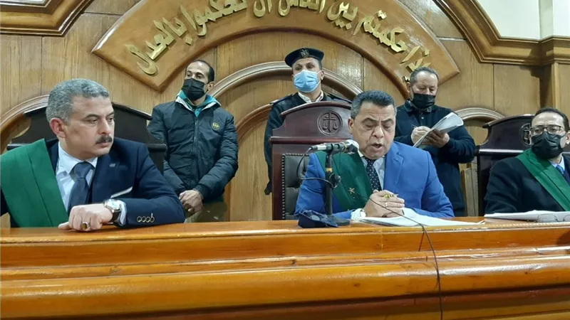 الإعدام شنقا ل4 متهمين .. وإحالة أوراق متهمين لفضيلة المفتي