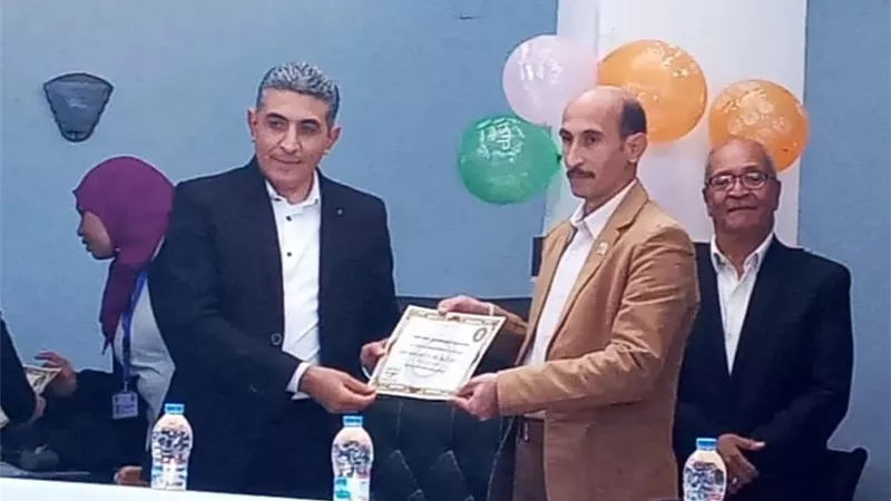 مالية البحرالأحمر تكرم المحالين لسن المعاش