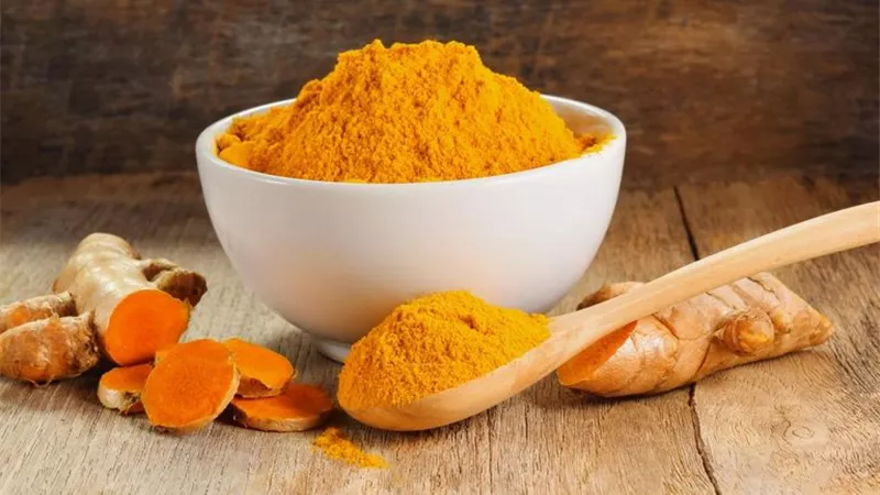 لماذا يجب تناول الثوم والكركم والشطة بعد التعافي من كورونا؟.. فيديو