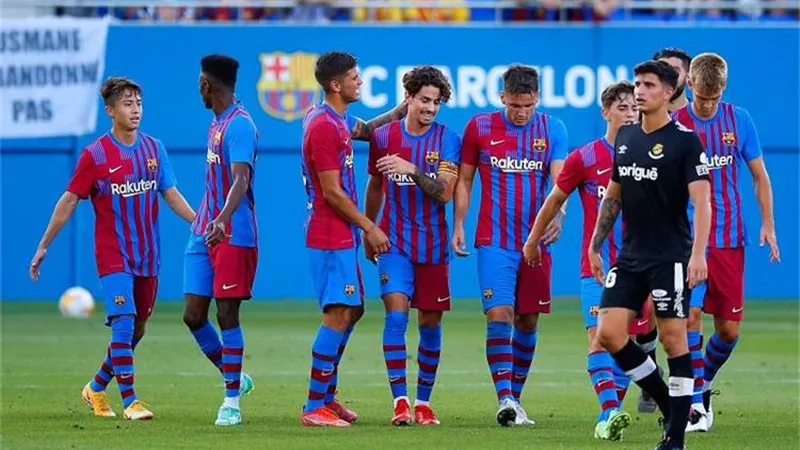 على رأسهم ديمبلى .. تشافى يعلن قائمة برشلونة إستعداداً لمواجهة نابولى فى الدورى الأوروبى