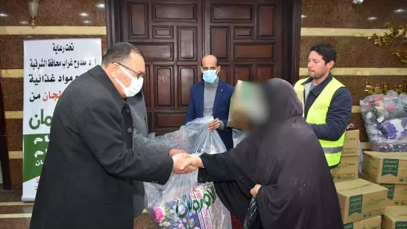 محافظ الشرقية يستقبل القافلة الغذائية الأولى من الأورمان لتوزيعها على المستحقين من أبناء المحافظة
