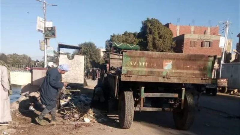 رفع ٢٥٠طن من المخلفات بالمنيا