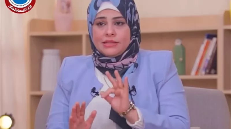 الصحة تعلن 3 مراحل عن التغذية الصحية للمرأة خلال فترة الحمل.. فيديو