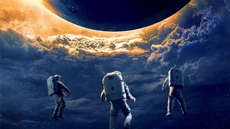 فيلم الخيال العلمي والأكشن Moonfall في دور العرض المصرية