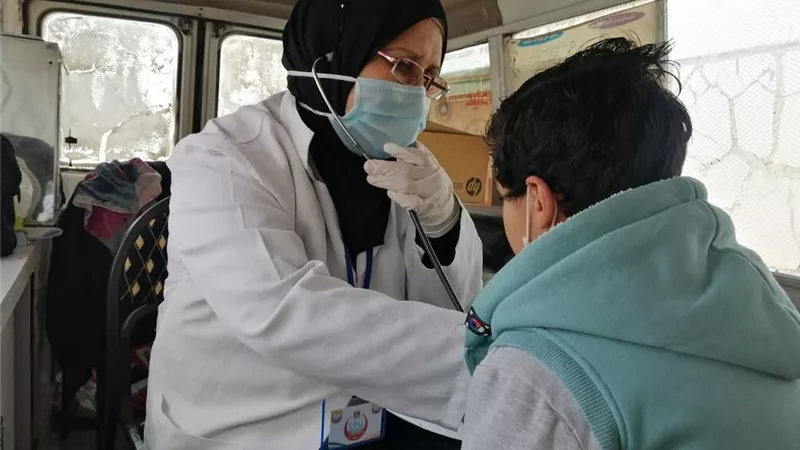 علاج ١٨٠٩ مواطنين بالمجان في قافلة طبية بدمياط