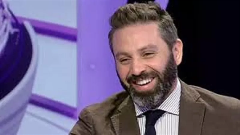 مبروك الفوز على الكاميرون.. حازم إمام يعلق تأهل مصر لنهائى الكان