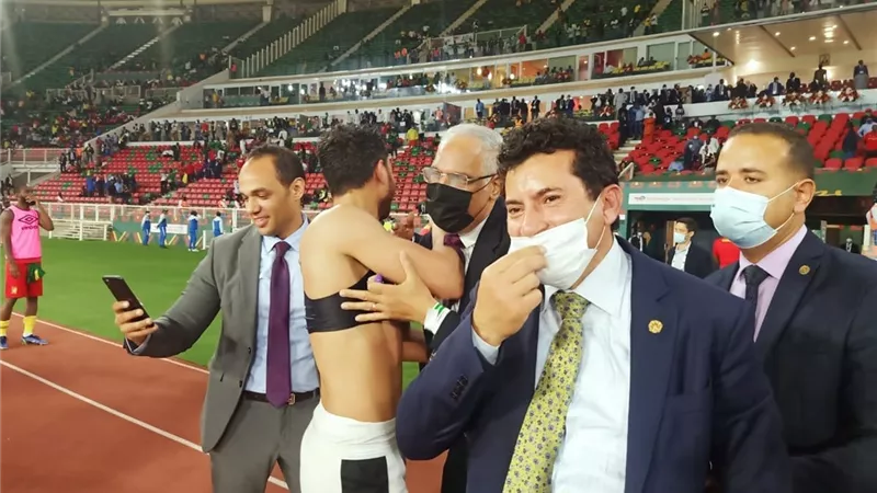 وزير الرياضة: منتخب مصر لعب ضد الكاميرون والحكم والجمهور