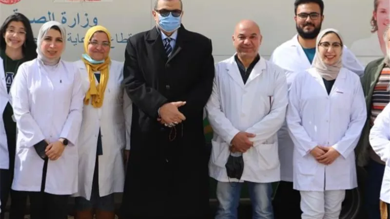 القوى العاملة تنظم قافلة طبية متخصصة فى طب الأسنان للكشف عن العاملين