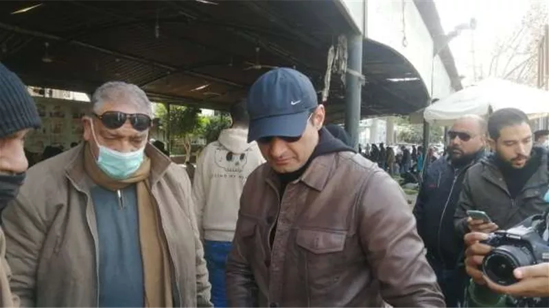 ياسر جلال يشارك فى جنازة المخرج جلال الشرقاوي.. صور