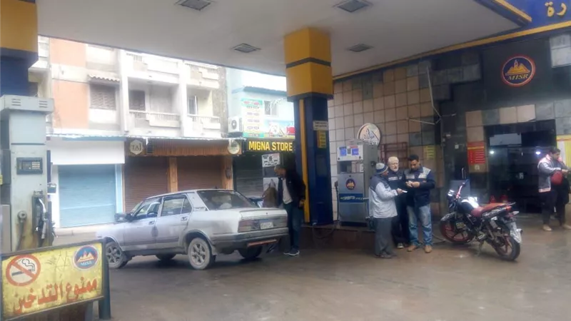 بعد تحريك أسعار البنزين لجان لمتابعة محطات الوقود بالاسكندرية