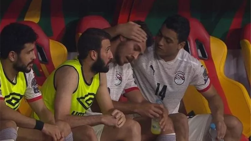 الأهلى يحتفل بعيد ميلاد قناصه