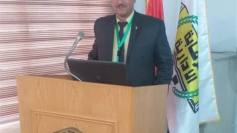 رئيس مدينة المنيا يناقش قضايا قرى بنى احمد الغربية وتلة