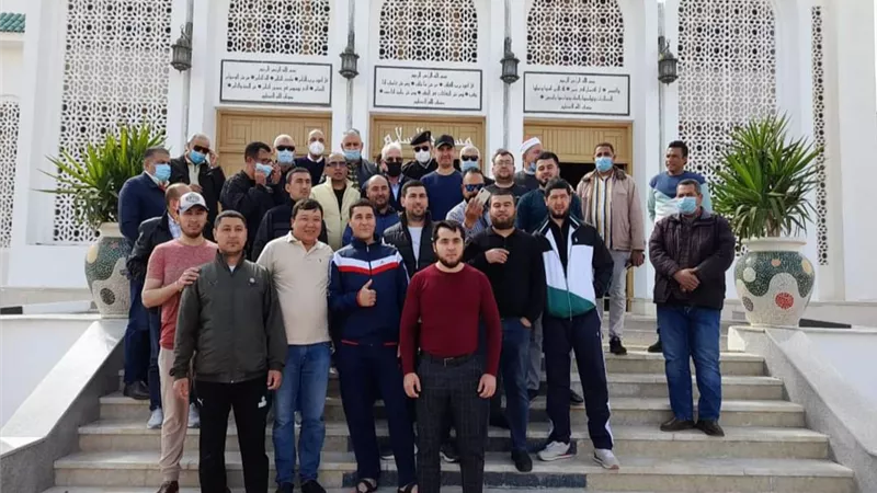 سياح اوزباكستان يبدون إعجابهم الشديد بشرم الشيخ