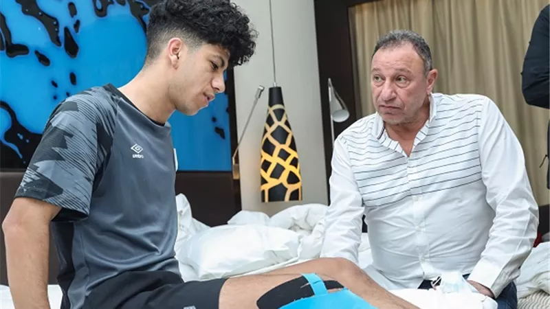الخطيب يزور عمار حمدي ويطمئن على حالته