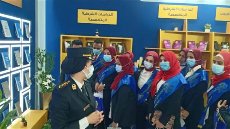 وفد طلابي من جامعة بنها يزور معرض القاهرة الدولي للكتاب