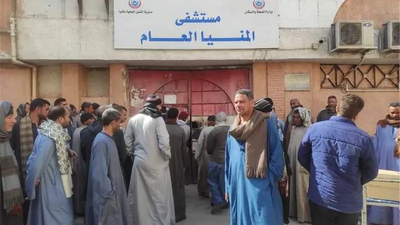 الربع نقل الطائشة قلبت السوبر جيت بالطريق الصحراوي الشرقي بالمنيا .. مصرع وإصابة 24راكب