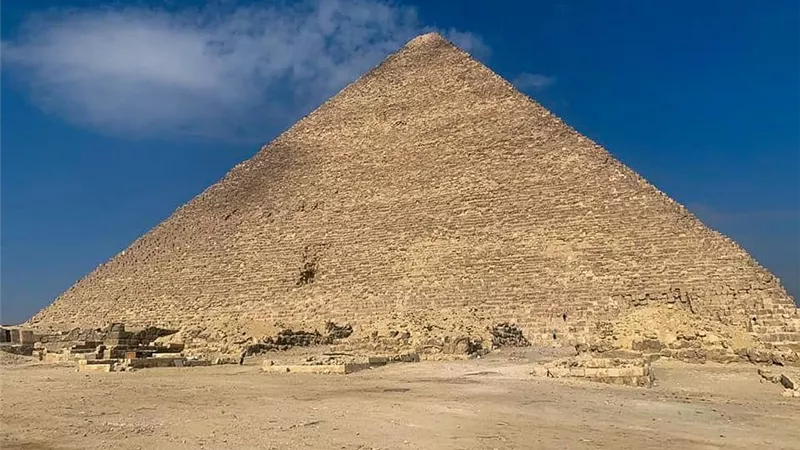 السياحة :إزالة متحف مركب خوفو