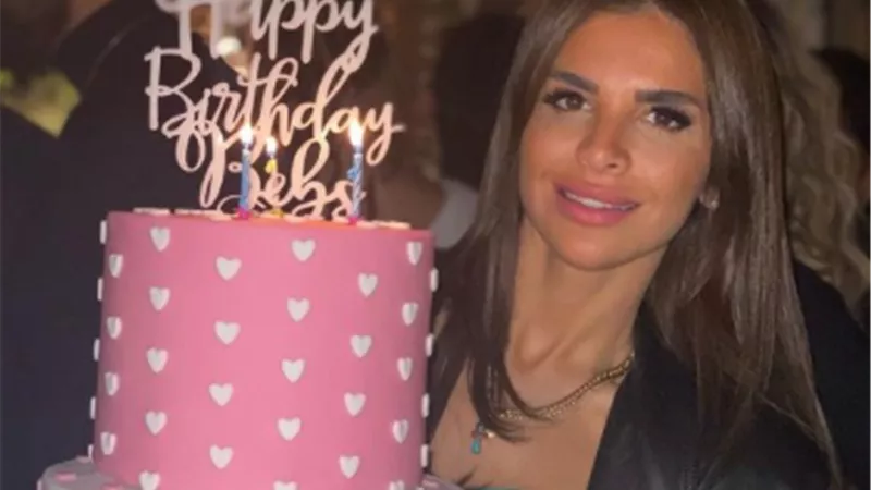 زوجة كريم فهمى تحتفل بعيد ميلادها بطريقتها الخاصة .. صور