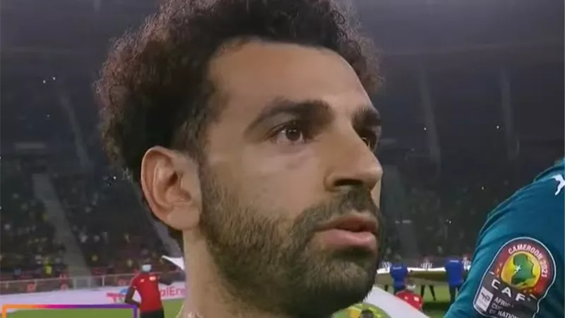 محمد صلاح: إبنتى مكة دعت لنا بالفوز .. أنا و ساديو مانى زملاء بعد النهائي بين مصر والسنغال