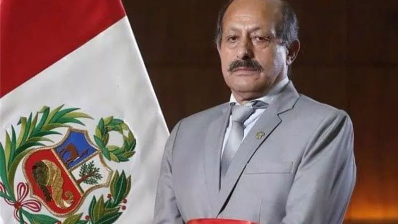 بعد أيام من تعيينه.. رئيس وزراء بيرو يستقيل من منصبه تعرف على الأسباب