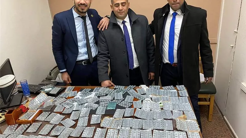 ضبط محاولة تهريب 1086 قرص مخدر مع راكب قادم من إيطاليا