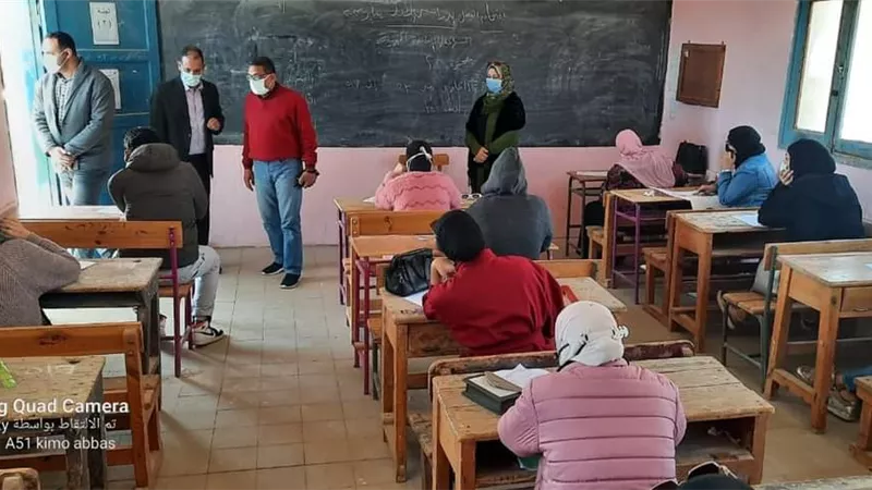 حامد يتفقد لجان إمتحانات كلية التجارة ( مركز التعليم المدمج ) براس غارب