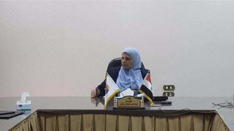 مناقشة سير العمل بشركة مياه بنى سويف