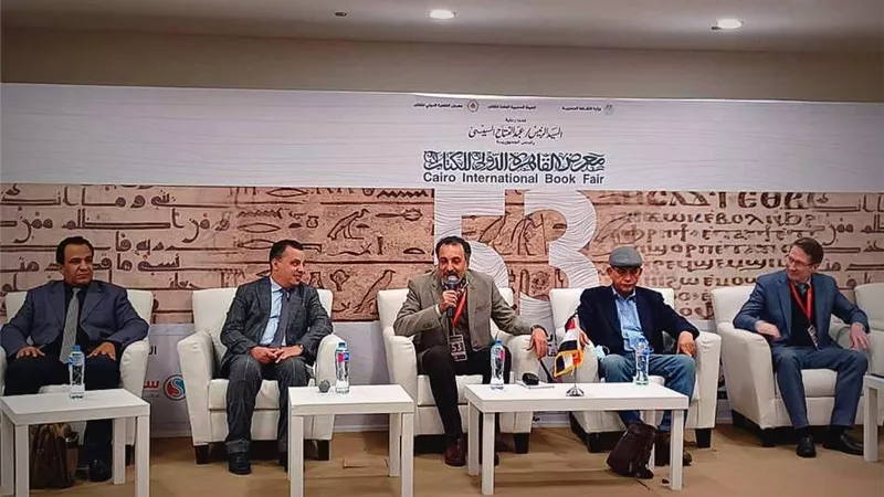 الخريجين يحتفلون بـ 200 عام على ميلاد دوستويفسكى