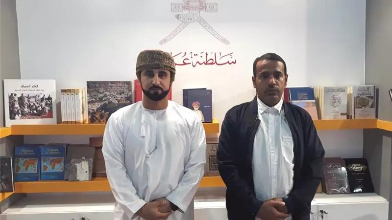 المشاركة العُمانية بمعرض القاهرة للكتاب تمد جسور الثقافة بين البلدين