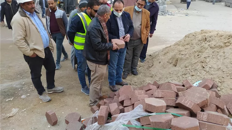 محافظ أسيوط يوجه بالمتابعة الميدانية لأعمال الرصف