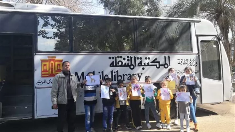بالصور .. نشاط مكثف للمكتبة المتنقلة بحديقة الحيوان