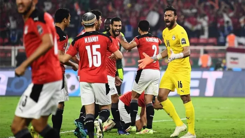 بعد إنتهاء الوقت الأصلى والإضافى .. مصر والسنغال يحتكمان لركلات الترجيح