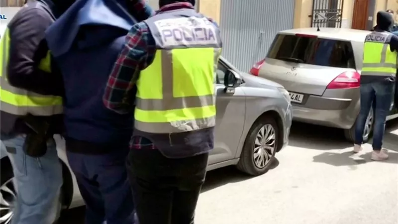 سقوط شبكة لتمويل عناصر إرهابية بليبيا في قبضة الشرطة الإسبانية