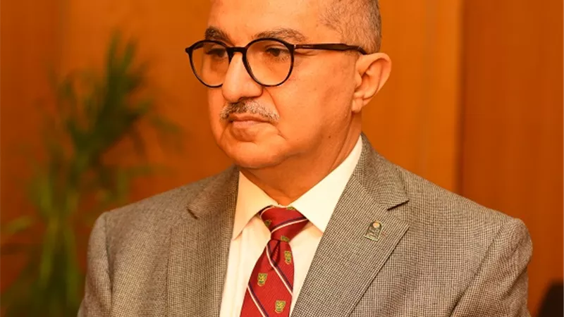 رئيس جامعة أسيوط يشيد بإنجاز كلية الطب و حصولها على المركز الأول في مجال النشر الدولي