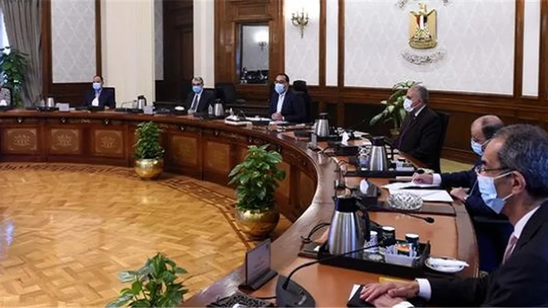 رئيس الوزراء: توجيه من الرئيس بوضع دليل استرشادي موحد لكل مواصفات البنية التحتية للخدمات