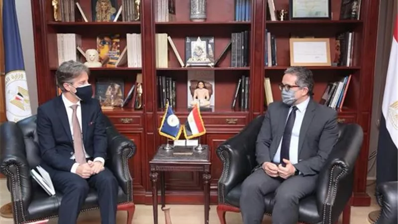 وزير السياحة والآثار يلتقي الممثل المقيم للبرنامج الإنمائي للأمم المتحدة في مصر