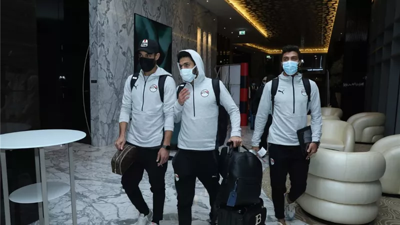 لاعبو الأهلي الدوليون ينضمون لبعثة الفريق في أبوظبي