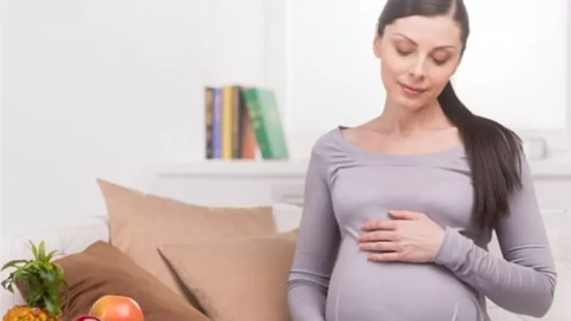 الولادة المبكرة.. الصحة تحذر المرأة الحامل من التدخين وتكشف ٤ اضرار.. انفوجراف