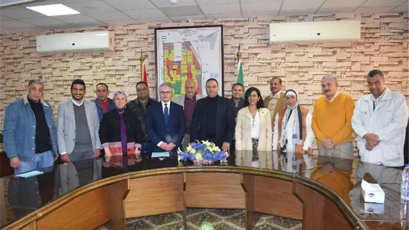 جهاز الشروق يسلم أرض لكبرى الجامعات لزيادة عدد الكليات فى المدينة.. بالأرقام والصور
