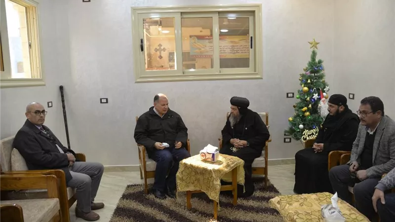 محافظ أسيوط يزور مطرانية الاقباط الارثوذوكس بمنفلوط