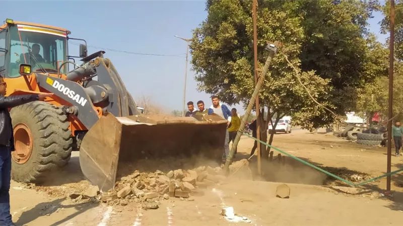 محافظة الجيزة تزيل ٥٥ حاله تعدي علي أملاك الدولة بطريق مصرأسيوط الزراعي بمركز ومدينة العياط