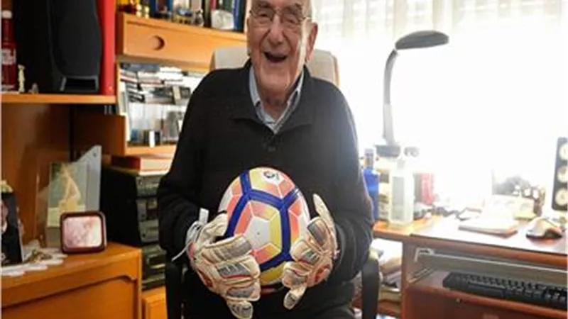 وفاة نجم ريال مدريد السابق خافيير بيراسالوس